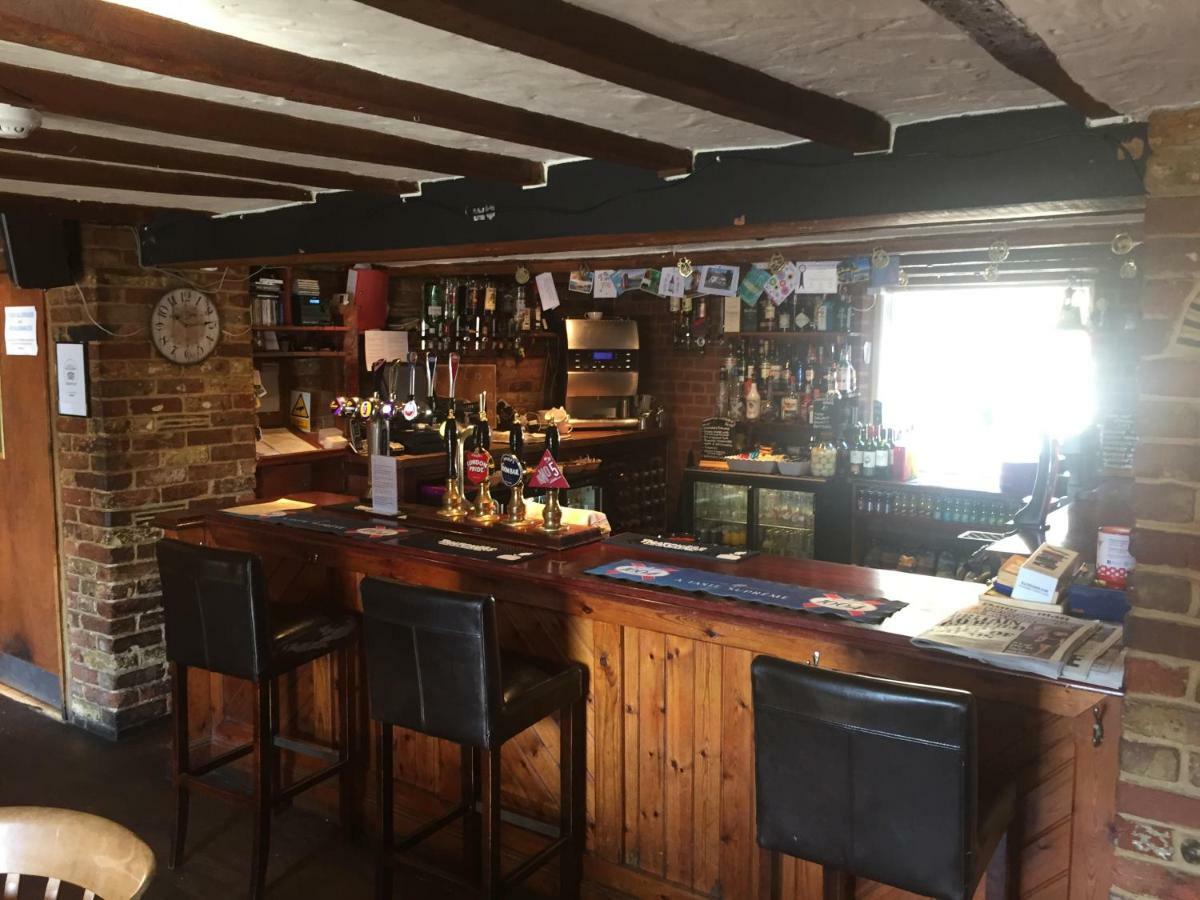 The St Crispin Inn Worth  Exteriör bild
