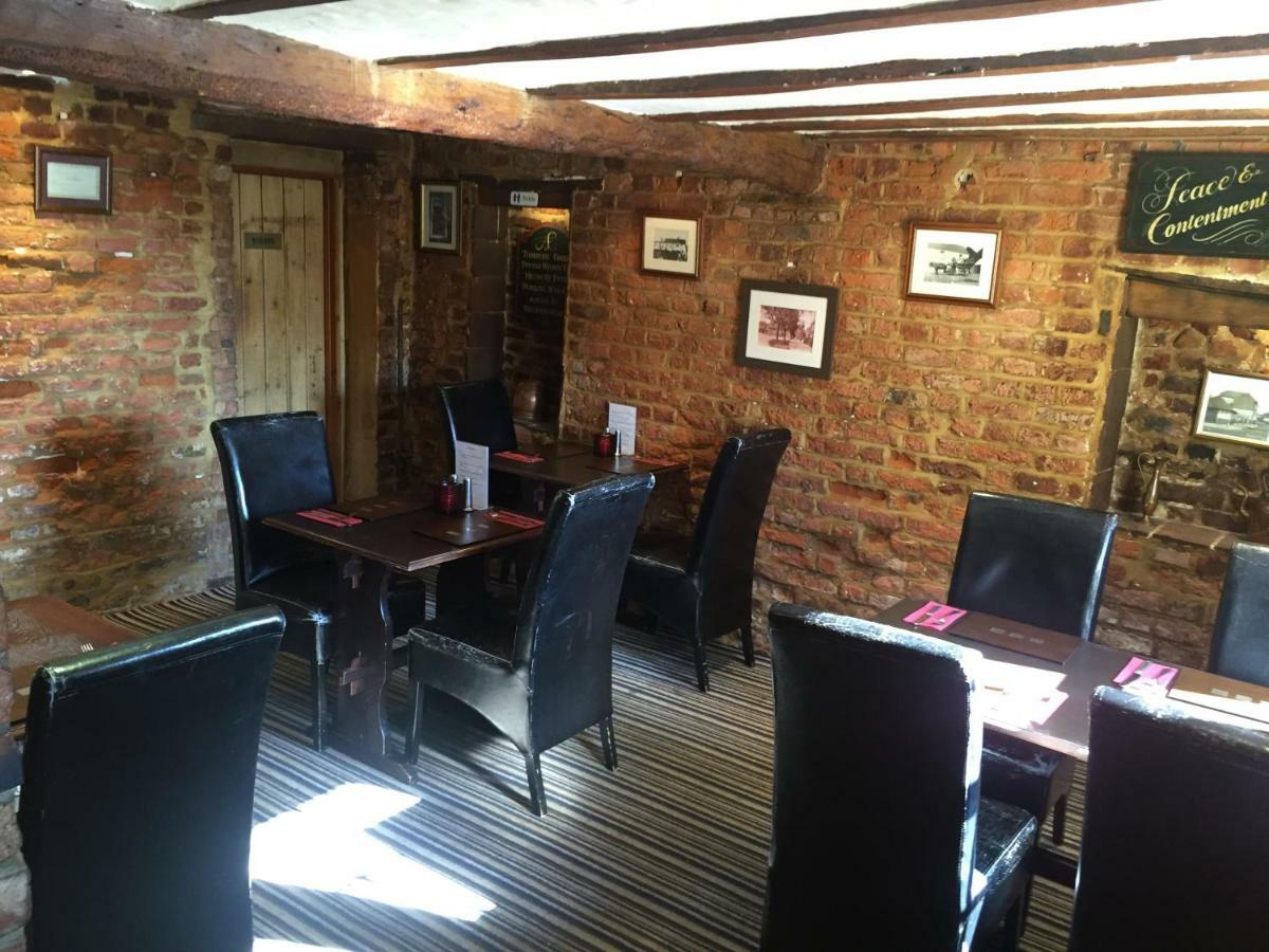 The St Crispin Inn Worth  Exteriör bild